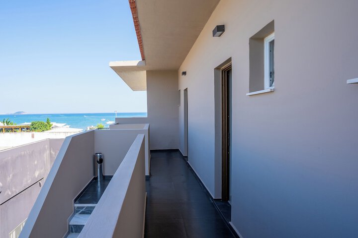 Terrace/Patio 9 of 13