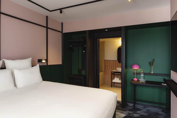 Room 40 of 108