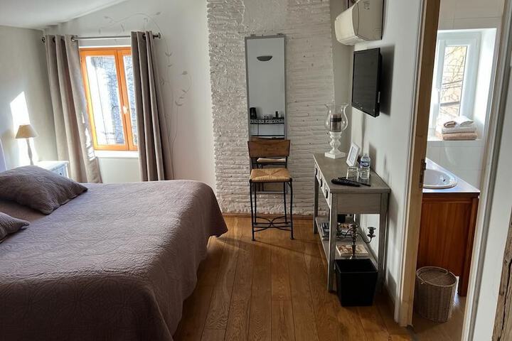 Room 17 of 49