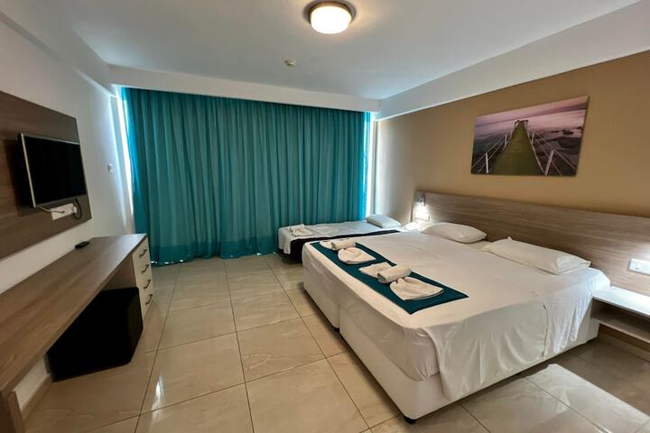 Room 32 of 57