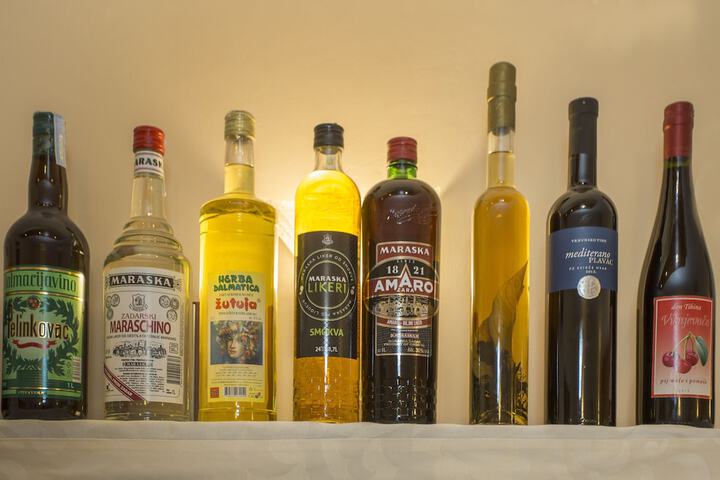 Lounge 62 of 76