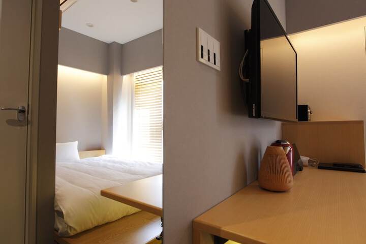 Room 6 of 61