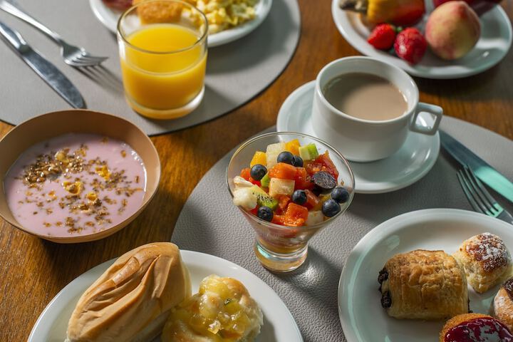 Breakfast/Coffee Service 83 of 104