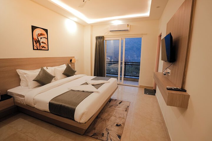 Room 6 of 19