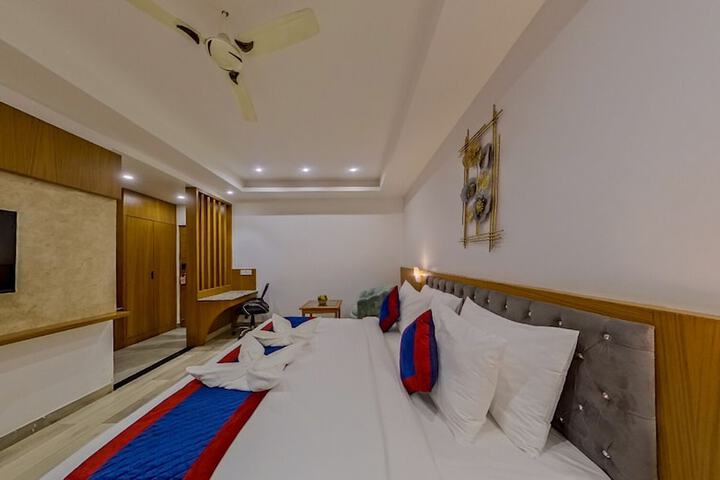 Room 17 of 63