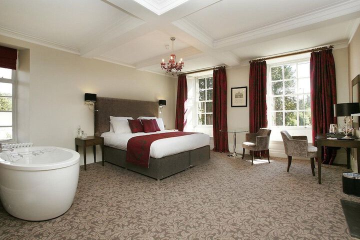 Room 9 of 90