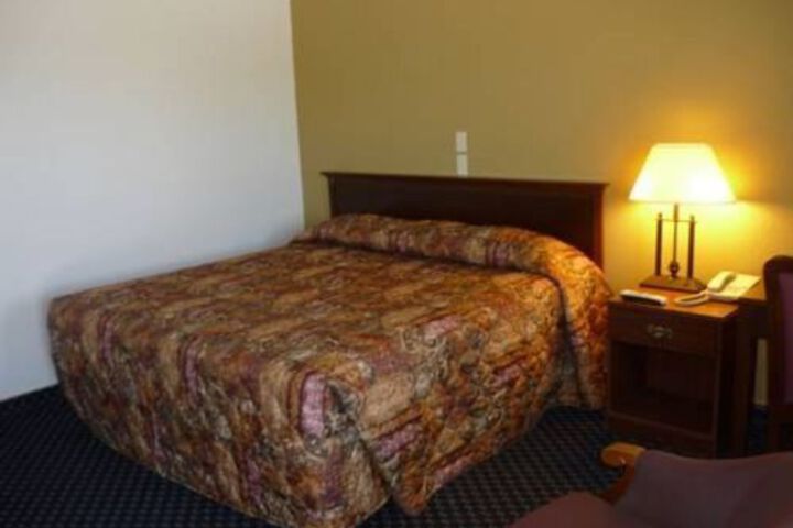 Room 6 of 14