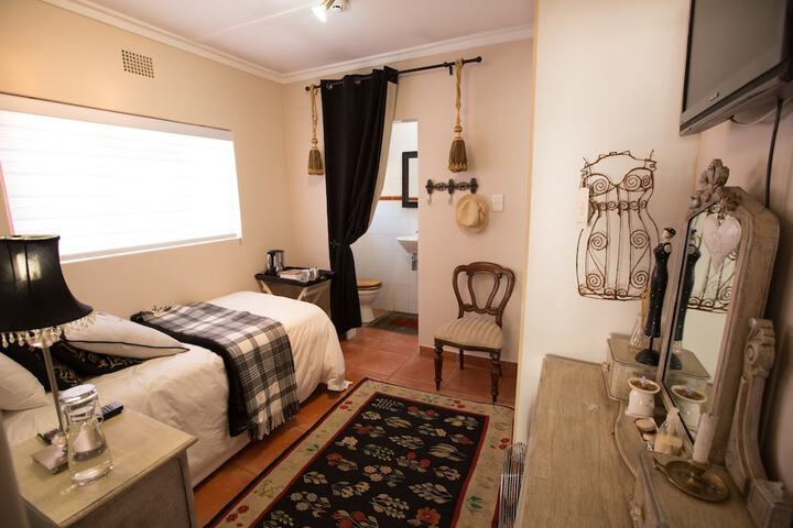 Room 12 of 44