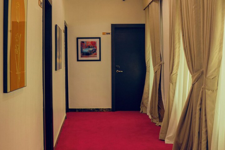 Ballroom/Hall 24 of 27