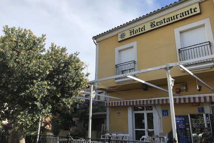 Photo of Hotel Cuatro Vientos