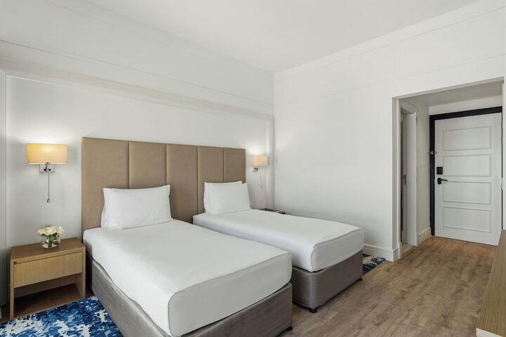 Room 36 of 335