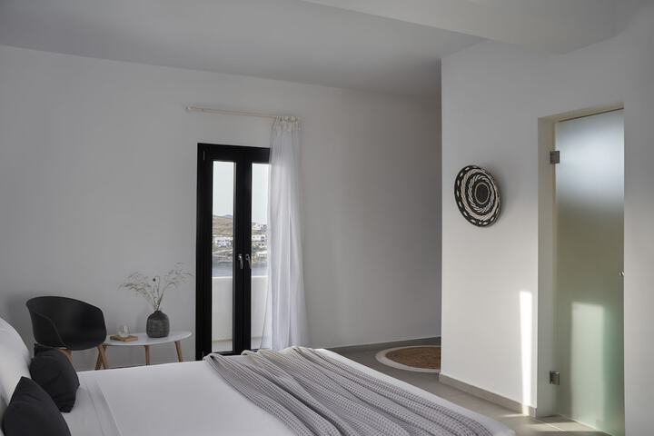 Room 3 of 52