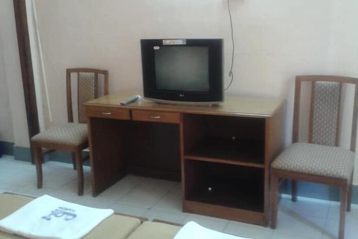 Room 13 of 27