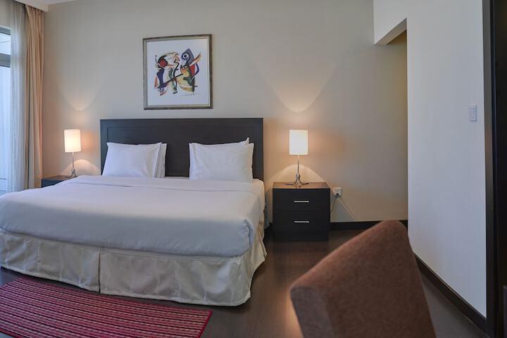 Room 8 of 65