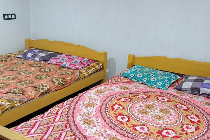 Room 4 of 13