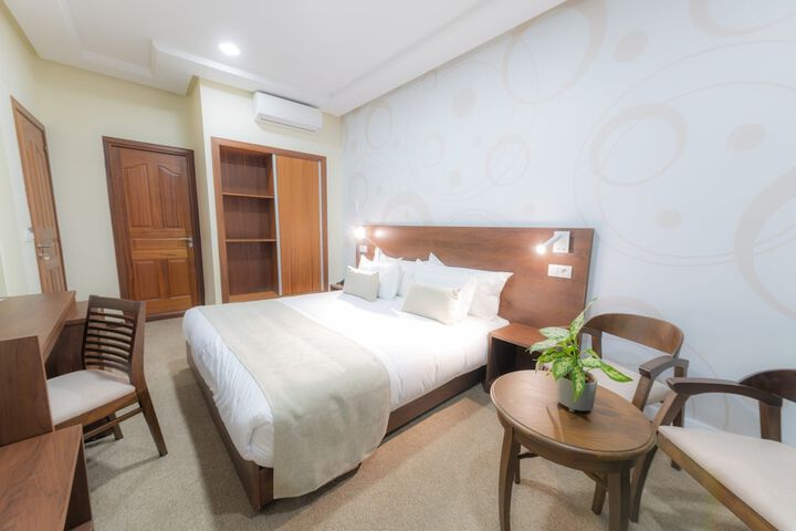 Room 3 of 27
