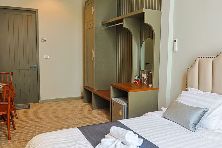 Room 9 of 75