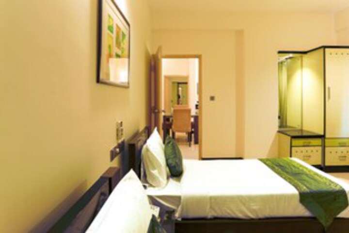 Room 12 of 40
