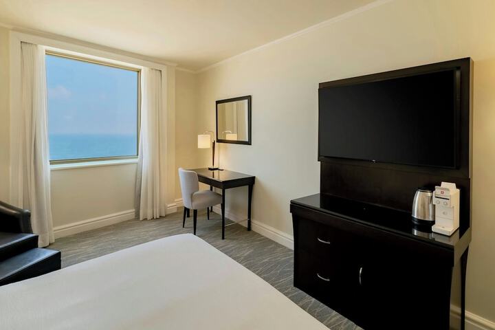 Room 40 of 150