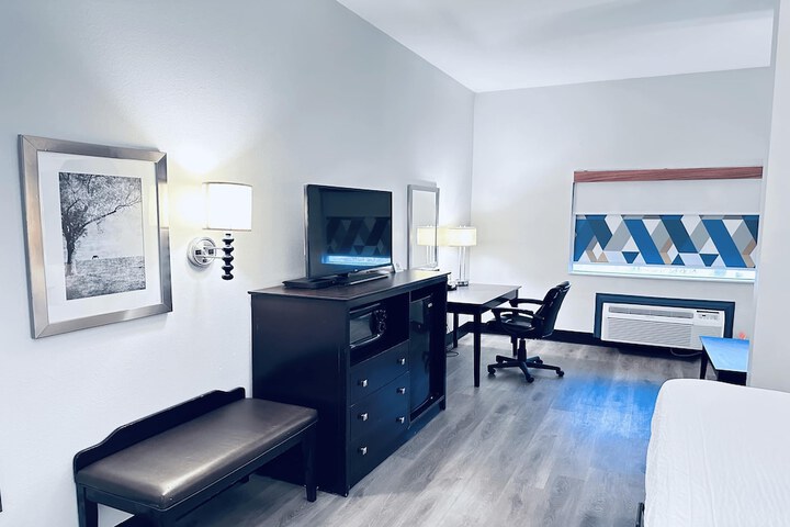 Room 21 of 33