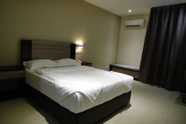 Room 25 of 47