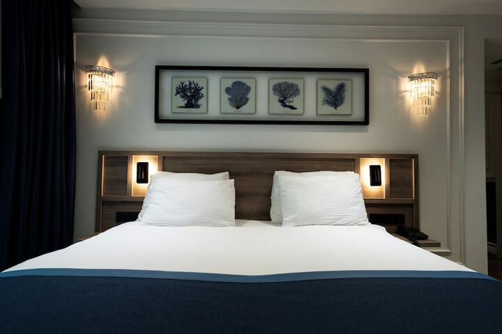 Room 45 of 127
