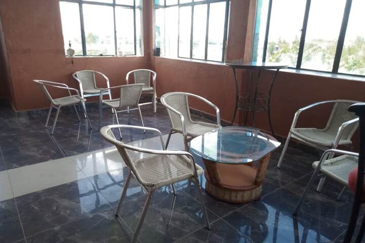 Lounge 10 of 19