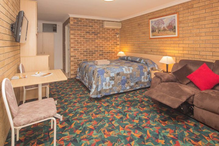 Room 2 of 38