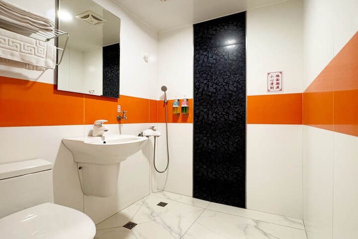 Room 52 of 160