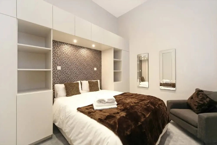 Room 3 of 11