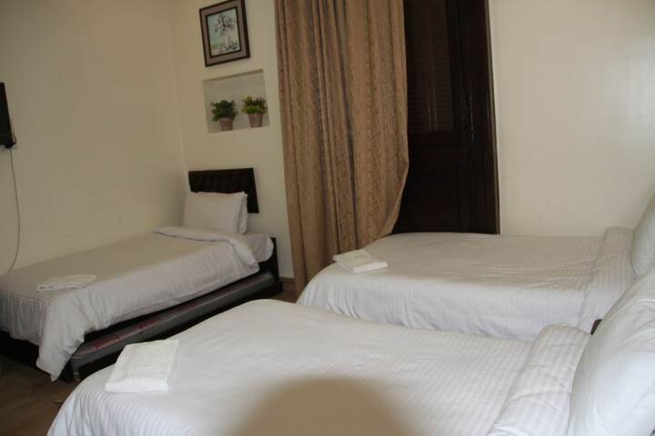 Room 21 of 80