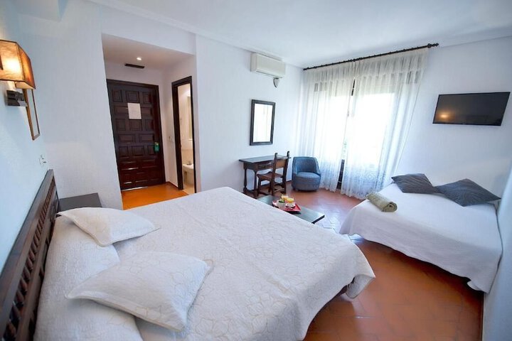 Room 12 of 38