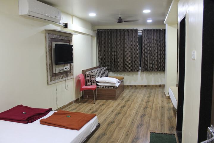 Room 6 of 44