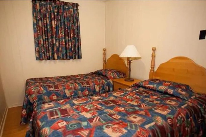 Room 10 of 65