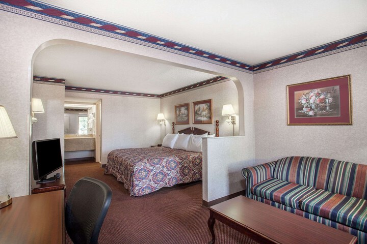 1 King Bed (14 of 14)
