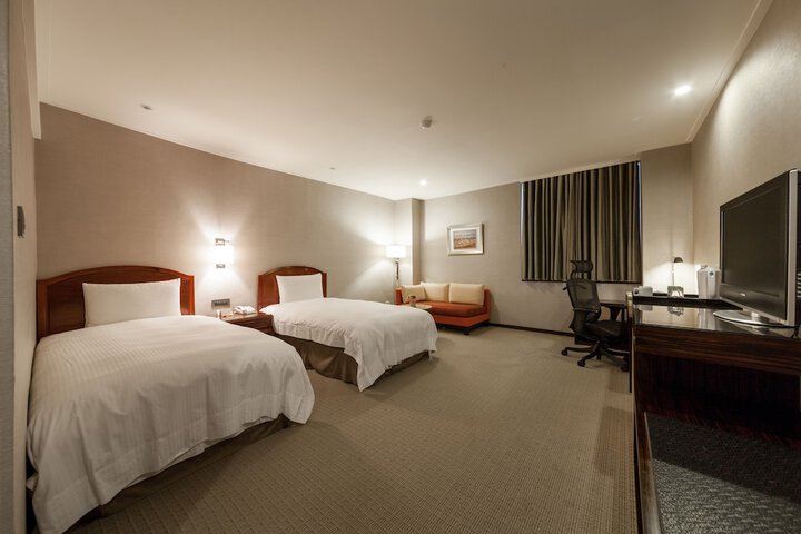 Room 4 of 72