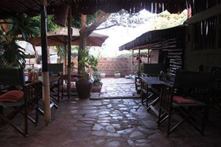 Lounge 19 of 27