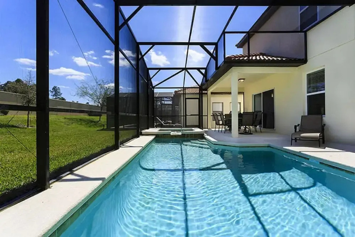 Pool 14 of 18
