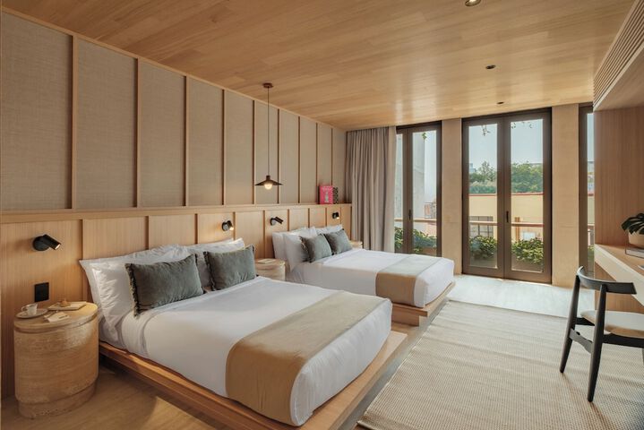 Room 21 of 62