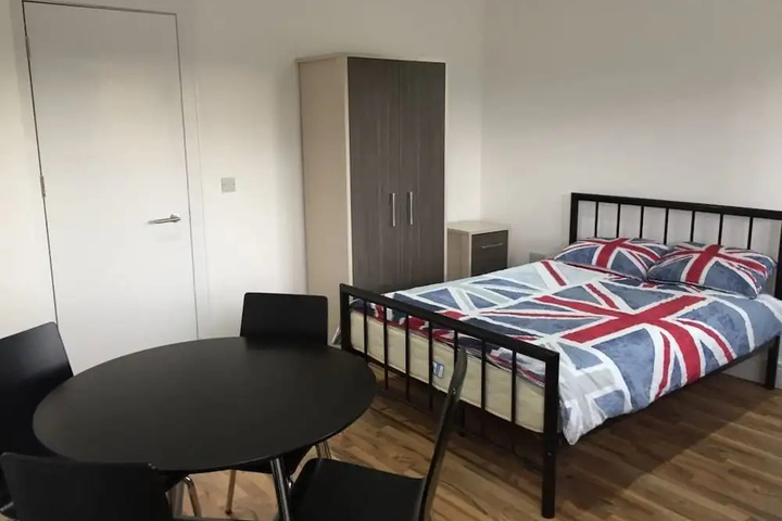Room 2 of 11