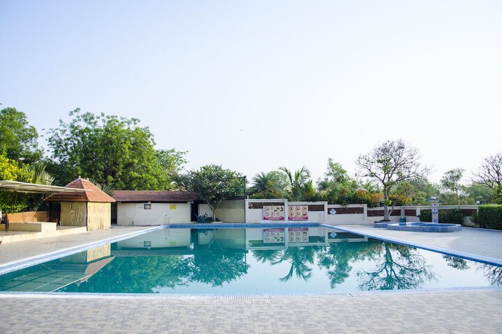 Pool Hotel