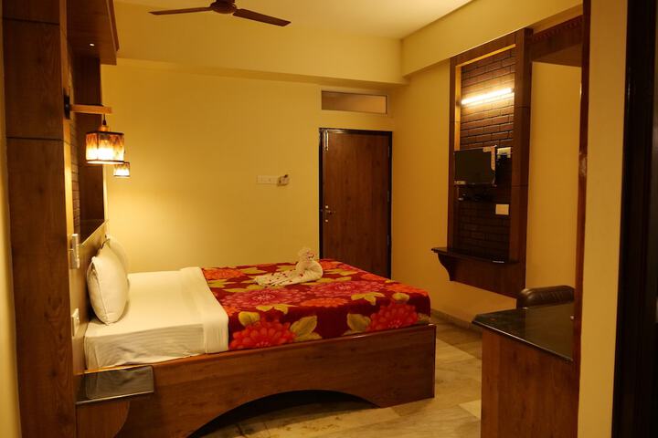 Room 2 of 19