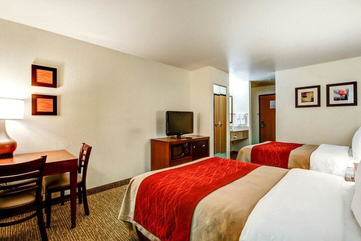 Double Accessible Queen Size Bed (17 of 20)