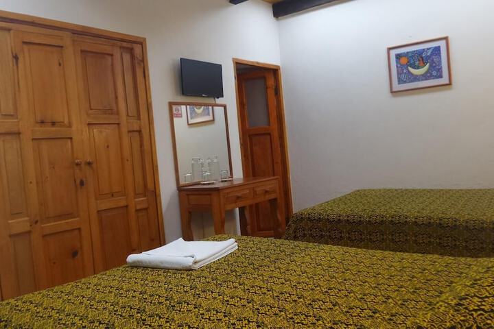 Room 12 of 37