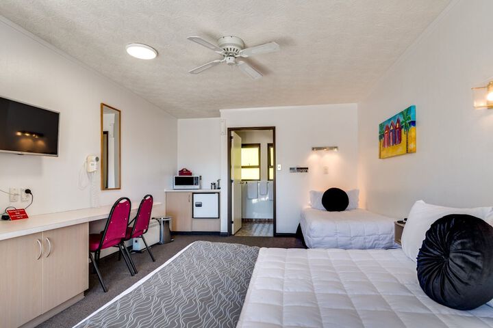 Room 15 of 48