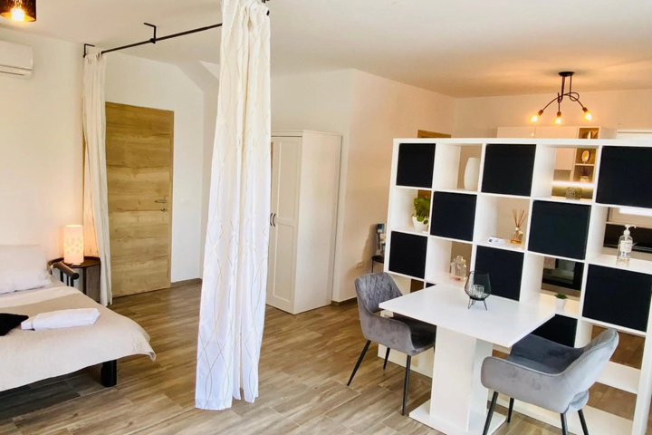 Room 2 of 12