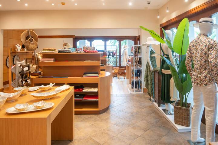 Gift Shop 119 of 215