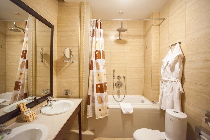 Room 13 of 75