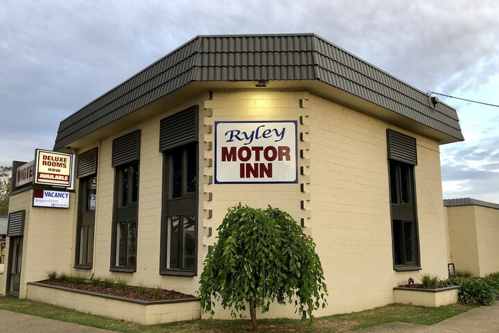 Exterior of Ryley Motor Inn