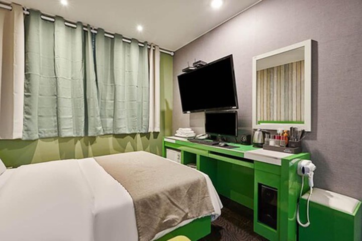 Room 2 of 13